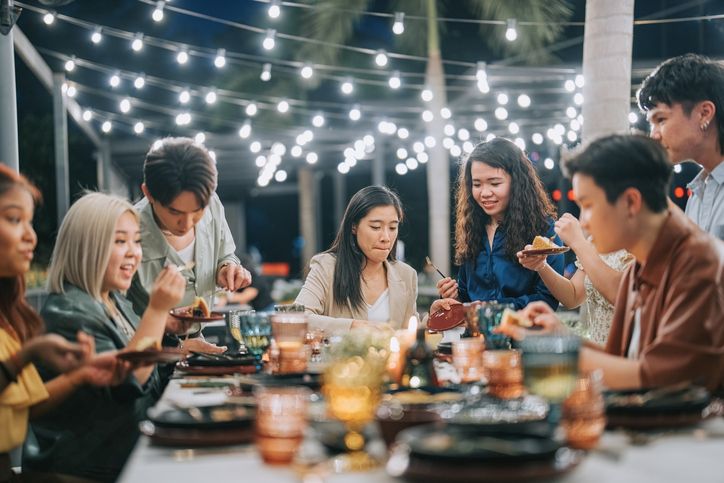 Sebelum Pesta Makan Rombongan di Restoran, Siapkan Hal Penting Ini