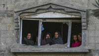 Satu tahun lamanya sudah, konflik masih berlanjut hingga hari ini. (AP Photo/Abdel Kareem Hana)
