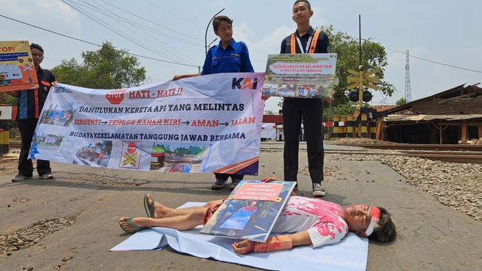 Sosialisasi keselamatan di perlintasan sebidang