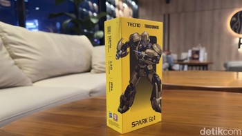 Tecno Spark Go 1 dikemas dengan cover kotak bernuansa Transformers. Foto: Adi Fida Rahman/detikINET