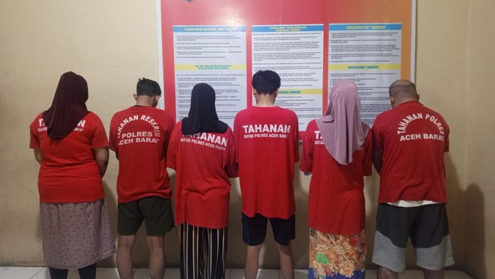 Tiga pasangan ditangkap Polres Aceh Besar dalam satu rumah. (dok. Polres Aceh Besar)