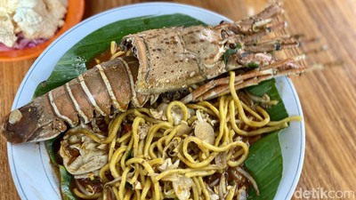 Wow! Mie Aceh di Sini Pakai Topping Seekor Lobster Utuh