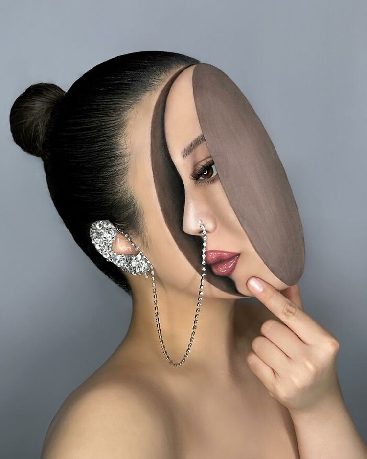 15 Makeup Ilusi yang Harus Dilihat Dua Kali Baru Ngeh Makeup dari seniman Mimi Choi benar-benar mind blowing. Pantas saja followers-nya di Instagram sudah mencapai dua juta.