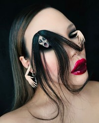 Makeup dari seniman Mimi Choi benar-benar mind blowing. Pantas saja followers-nya di Instagram sudah mencapai dua juta.