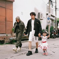 Demi menurunkan bobot tubuhnya, Aurel mengaku hanya mengonsumsi nasi sebanyak 3 sendok makan saja, selebihnya dipadukan dengan lauk yang sehat. Tak hanya itu saja, dalam unggahan Instagramnya juga terlihat jika putri Anang Hermansyah itu mengimbangi dietnya dengan rutin berolahraga. Foto: Instagram/@aurelie.hermansyah