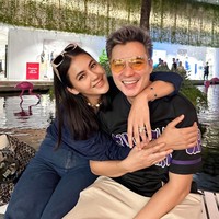 Pendaftaran permohonan cerai talak dilakukan secara online oleh Baim Wong lewat kuasa hukumnya, Fahmi Bachmid. Selain gugatan cerai talak, Baim juga mengajukan hak asuh atas kedua anaknya. Foto: Instagram/@paula_verhoeven