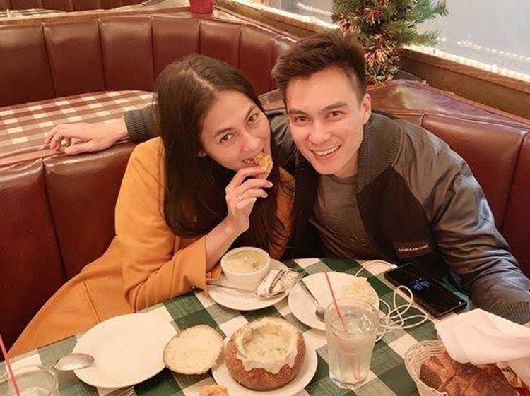 Momen Manis Baim Wong dan Paula Saat Masak dan Makan Berdua