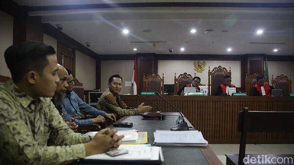 Begini Suasana Sidang Gugatan Rp 5.246 T Habib Rizieq ke Jokowi
