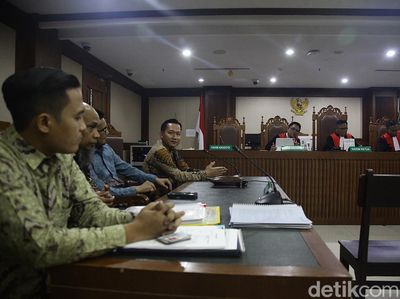 Begini Suasana Sidang Gugatan Rp 5.246 T Habib Rizieq ke Jokowi