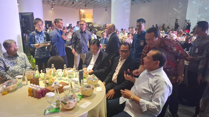 Chairul Tanjung saat di acara Peluncuran Buku BKS dari Underdog Jadi Menteri di kawasan Kuningan, Jakarta Selatan, Selasa (8/10/2024).