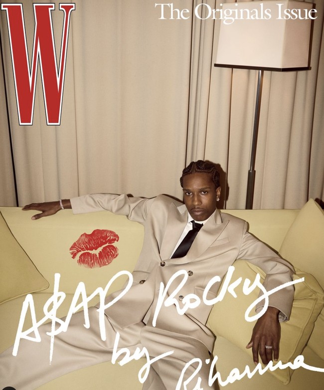 “Masuklah lewat pintu itu! Dan gerakkan kakimu ke arah sini!” “Bergoyang-goyanglah!” Begitu Rihanna mengarahkan A$AP Rocky seperti dilansir W Mag. (Foto: Instagram/@wmag)