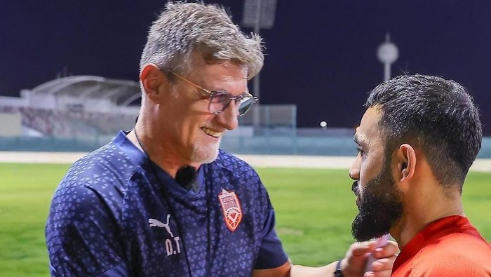 Dragan Talajic memimpin latihan Timnas Bahrain jelang melawan Indonesia di Kualifikasi Piala Dunia 2026 zona Asia.