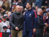 Suhu Panas di MU, Nistelrooy Bisa Gantikan Ten Hag