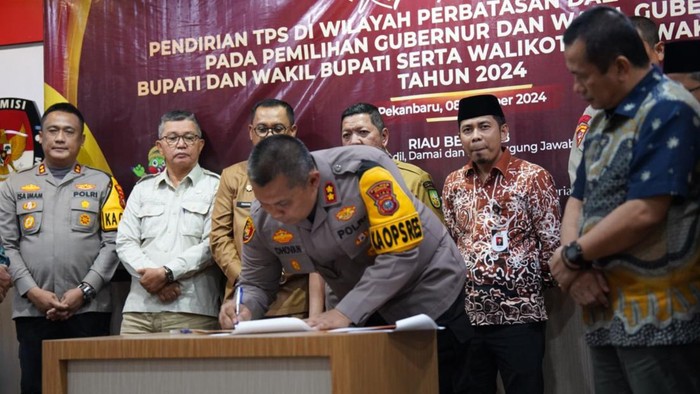 Foto: Kapolres Dumai saat tandatangani Nota Kesepahaman (Dok Polres Rohil)