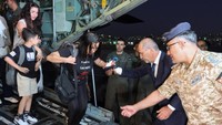 Evakuasi ini dilakukan di tengah permusuhan yang sedang berlangsung antara Hizbullah dan pasukan Israel di Lebanon.  