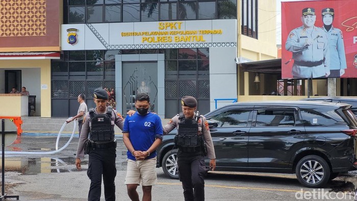 GWS, pelaku pencurian motor saat dihadirkan di Mapolres Gunungkidul, Senin (7/10/2024).