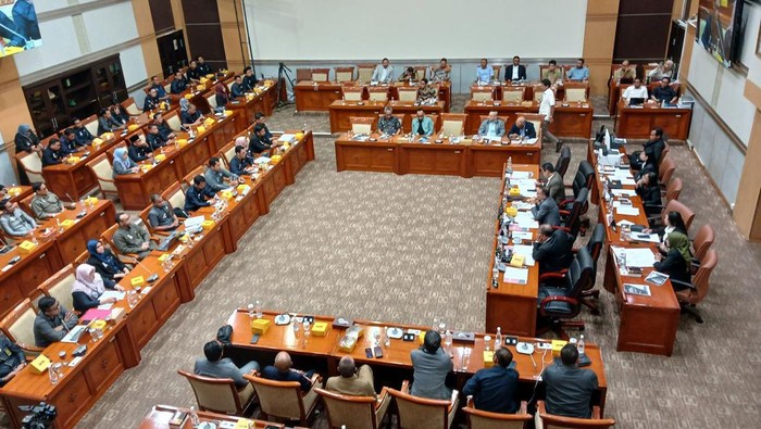 Hakim rapat di DPR RI terkait gaji