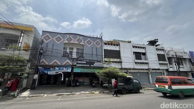 Ini lokasi tempat jatuhnya pesawat yang kini telah direnovasi menjadi ruko di Jalan Jamika, Kota Bandung