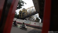 Nantinya, JPO ini menghubungkan Pusat Grosir Cililitan dan Jalan Raya Condet.  