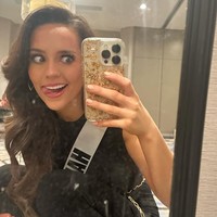 Dalam postingan terbaru di Instagram, Jordan membagikan keseruannya ketika menghabiskan musim panas. Beberapa foto menampilkan potret dirinya dengan Belichick menikmati waktu bersama, termasuk main golf. Foto: Instagram Jordon Hudson