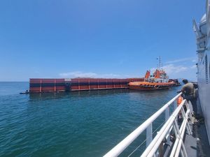 Bakamla Tangkap Kapal Tanpa Dokumen Lengkap Bawa Nikel di Laut Sultra