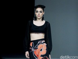 10 Koleksi Terbaru SebastianRed, Koleksi Busana Tema Cafe de Flore di Paris