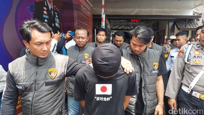 Konferensi Pers 3 Bang Jago Bacok Jukir Sambil Live di Instagram