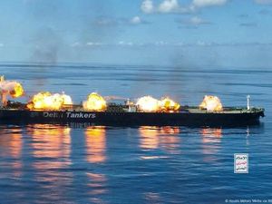 Video: Houthi Klaim Serang Kapal Induk AS di Laut Merah Sebagai Serangan Balasan