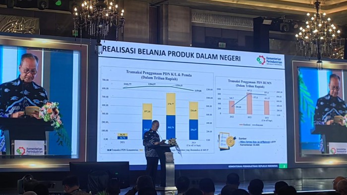 Menperin Agus Gumiwang dalam acara Rapat Kerja Tim Nasional P3DN di Hotel Kempinski, Jakarta Pusat, Selasa (8/10/2024).
