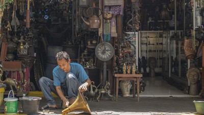 Serasa Kembali ke Masa Lalu di Pasar Barang Antik Menteng