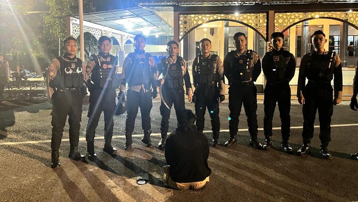 Pemuda bawa celurit saat ditangkap polisi