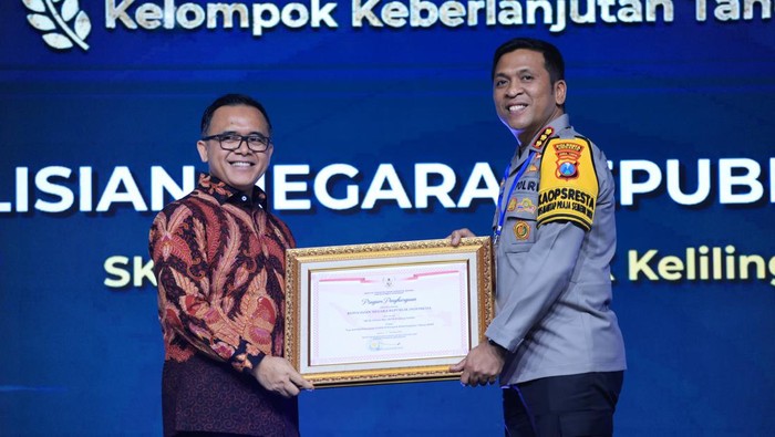 Polresta Sidoarjo meraih penghargaan Top Inovasi Pelayanan Publik dari Kemenpan RB