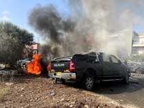 Roket Hizbullah Hancurkan Mobil-mobil di Israel