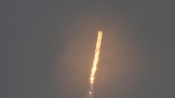 Dimorphos adalah bulan kecil dari Didymos, yang didefinisikan sebagai asteroid dekat Bumi. DART (Double Asteroid Redirection Test) adalah misi pembuktian konsep yang dirancang untuk menggunakan wahana antariksa guna mendorong benda angkasa yang mungkin akan menabrak Bumi. Dimorphos dan Didymos tidak menimbulkan ancaman nyata bagi Bumi.  