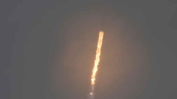 A SpaceX Falcon 9 rocket lifts off from launch complex-40 carrying the European Space Agency Hera spacecraft on a mission to the asteroid Dimorphos, at the Cape Canaveral Space Force Station, in Cape Canaveral, Florida, U.S., October 7, 2024. REUTERS/Steve Nesius