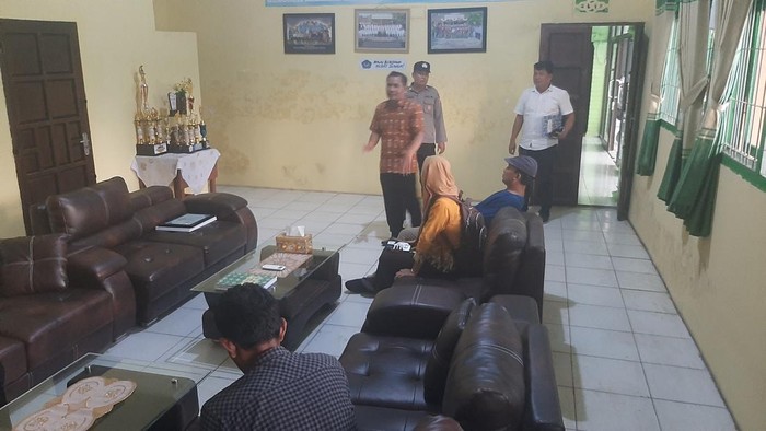 Ruang tamu lokasi penganiayaan guru SMAN 1 Karangjati