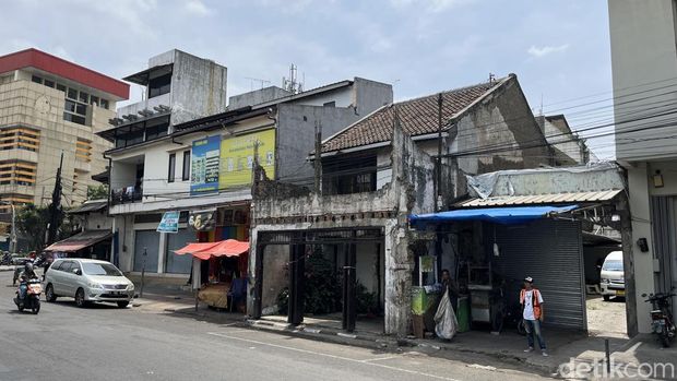 Rumah di Jalan Jamika, Kota Bandung yang kerap dikaitkan dengan lokasi jatuhnya pesawat latih 1996 silam
