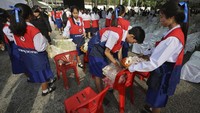 Sebanyak 23 penumpang tewas dalam insiden kebakaran bus sekolah yang terjadi di Thailand. Mengutip laman Channel News Asia, bus maut itu mengangkut setidaknya 6 guru dan 39 siswa SD dan SMP yang hendak melakukan karyawisata.  