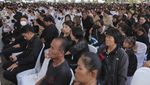 Suasana Upacara Penghormatan Korban Kebakaran Bus Sekolah di Bangkok