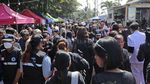 Suasana Upacara Penghormatan Korban Kebakaran Bus Sekolah di Bangkok