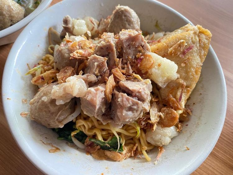 Warung Bakso Wonogiri Legendaris Ini Sehari Ludes 45 Kg Bakso