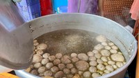 Setiap harinya Big Top bisa menjual lebih dari 30 kg - 45 kg bakso, kalau hari libur atau akhir pekan biasanya lebih banyak lagi. Foto: detikFood