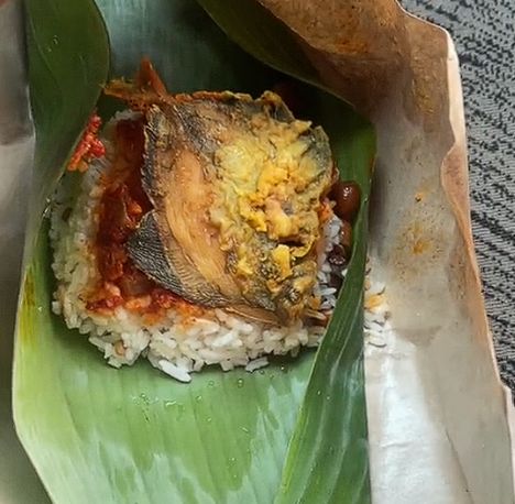 Wow! Beli Nasi Lemak Rp 3 Ribuan Dapat Lauk Ikan Porsi Besar