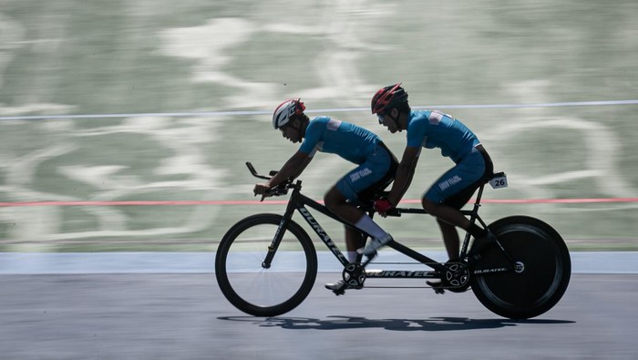 Para atlet difabel dari seluruh Indonesia tampil mengesankan di Peparnas XVII 2024 di Solo. Banyak rekor baru tercipta, menandai kesuksesan ajang nasional ini.