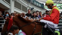 Jumlah penonton turun dari rata-rata 11.000 pada hari perlombaan tahun 2010 menjadi sekitar 6.000 pada tahun 2019, sebelum Covid memangkas jumlah penonton hingga lebih dari setengahnya. Pada hari Sabtu, sekitar 10.000 orang hadir — sepertiga dari kapasitas stadion.  