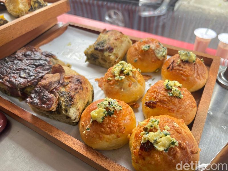 Bodeja: Pesto Focaccia hingga Berry Pavlova Enak di Gerai Mungil Kemang