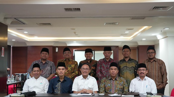 BPJPH, MUI, dan Komite Fatwa jalin rapat konsolidasi mengenai penamaan produk halal bermasalah, di Serpong, Selasa, (8/10/2024).