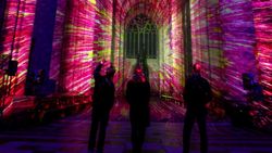 Cantiknya Instalasi Seni Hiasi Katerdal Durham Cantiknya Instalasi Seni Hiasi Katerdal Durham