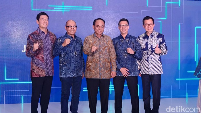 Asosiasi Penyelenggara Jasa Internet Indonesia (APJII) menjalin kolaborasi ciamik dengan Bersama Digital Data Centres (BDDC), dalam upaya mendukung pertumbuhan ekonomi digital di Indonesia. Hasil kerja sama ini menelurkan pusat data center yang diberi nama JST1.
