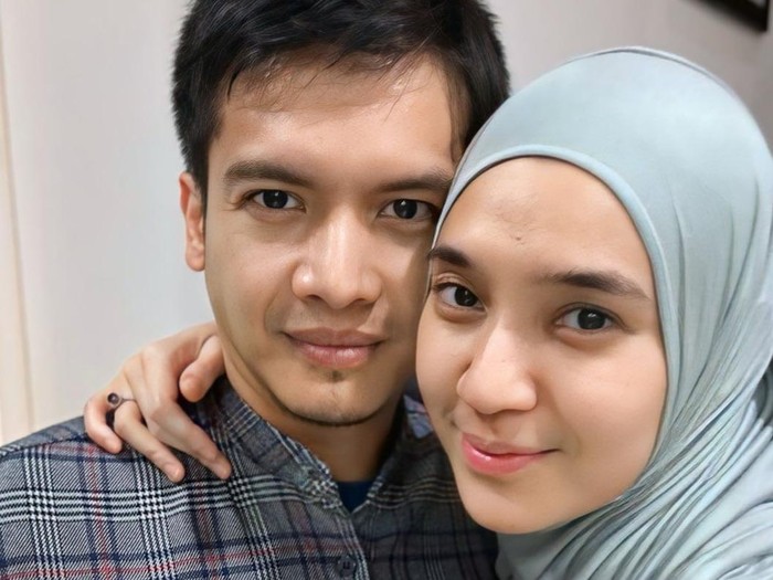 Dimas Seto dan Dhini Aminarti